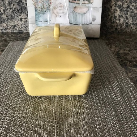 Rae Dunn shamrock baking dish with cover new - Picture 3 of 5